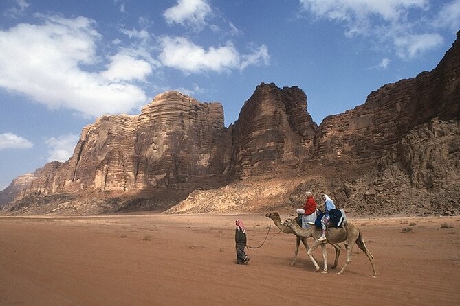 04 Days / 03 Nights Small Group Tour in Jordan. - Wadi Rum after Petra: Jeep tracks and a desert night