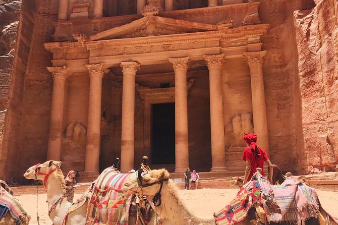 2 Days Petra & Wadi Rum Tour from and to Amman - Entering Petra through the Siq