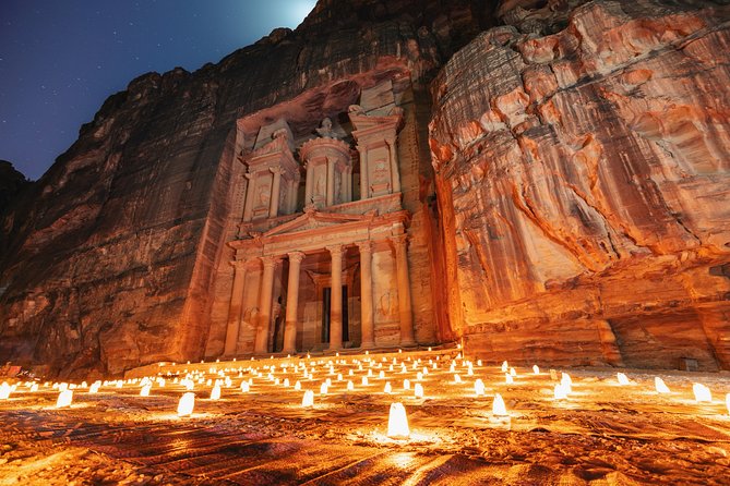 2-Night Private Jordan Gem Tour: Petra, Wadi Rum, and Aqaba from Amman - Entering Petra through the Siq