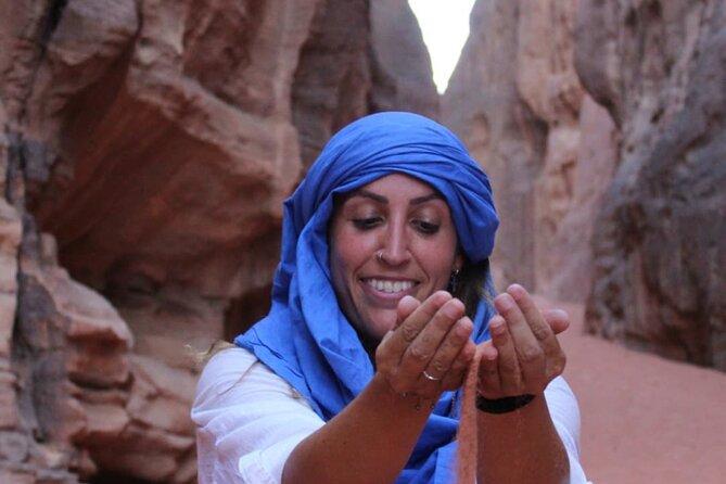 4 Hour Jeep Tour (morning or sunset) - Wadi Rum Desert Highlights - Khazali Canyon’s carved record of passing people