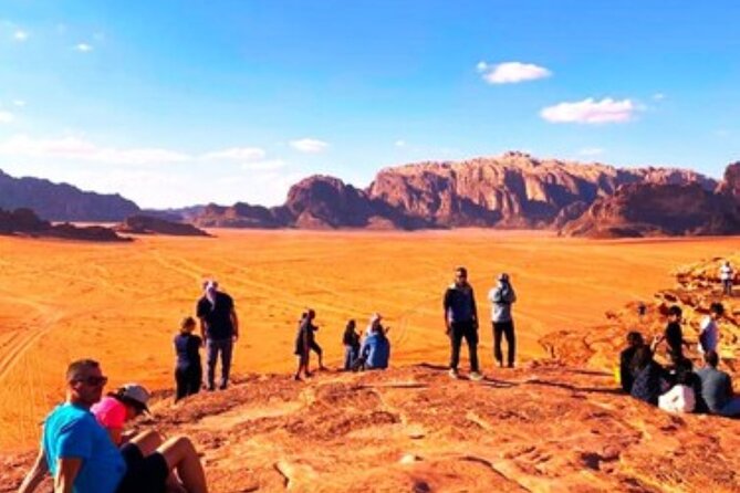 4 Hour Jeep Tour Wadi Rum Desert Highlights (morning or sunset) - Reading the walls at Khazali Canyon