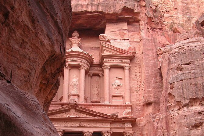 5-Day Private Tour in the Highlights of Jordan - Petra in a six-hour visit