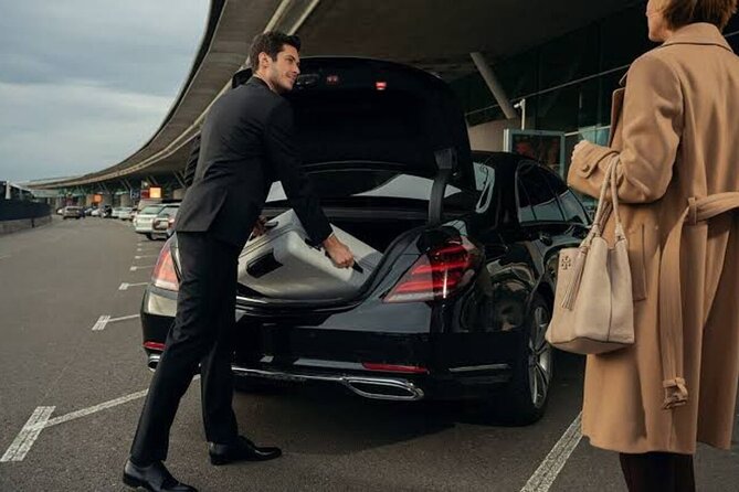 Amman Airport Transfer vice versa - Why flight monitoring matters after a delay