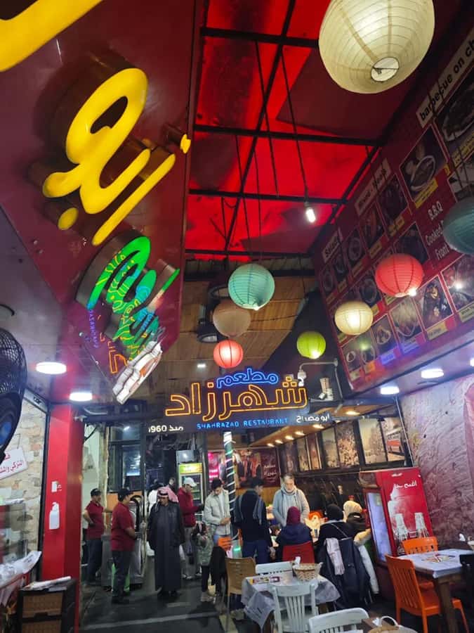 Amman: Hidden Gems & Underground Local Neighborhoods Tour - Food tasting that deserves an appetite