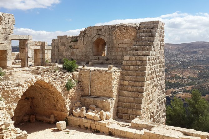 Amman - Jerash - Ajloun - Amman - The private vehicle and the people who run the day