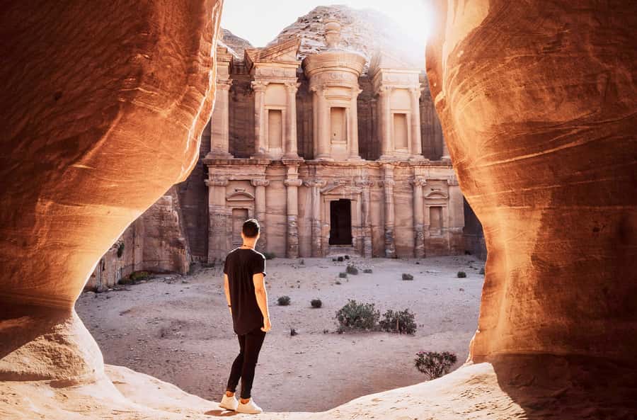 Amman: Petra, Wadi Rum, and Dead Sea 2-Day Tour - The ride south and the value of a good driver