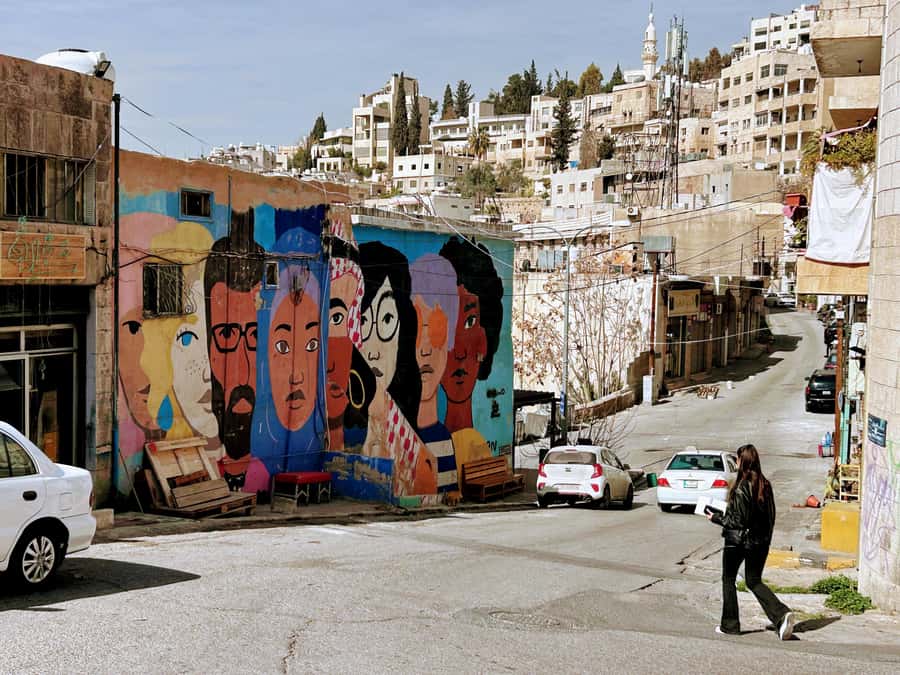 Amman Walking Tour: Hidden Gems, Culture & Street Food - Downtown markets and Jordanian food