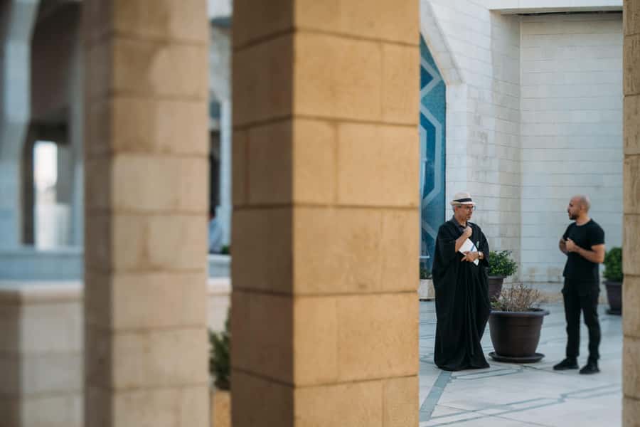 Amman Walking Tour: Hidden Gems, Culture & Street Food - Meeting at Abdali Mall and crossing into the city