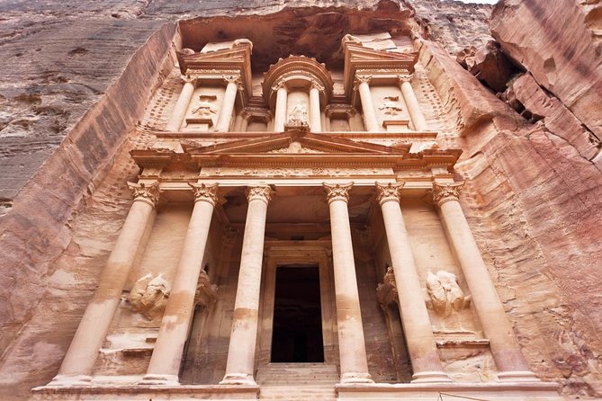 Aqaba Shore Excursion: Private Petra Sightseeing Tour with Lunch - The long road from Aqaba to Petra