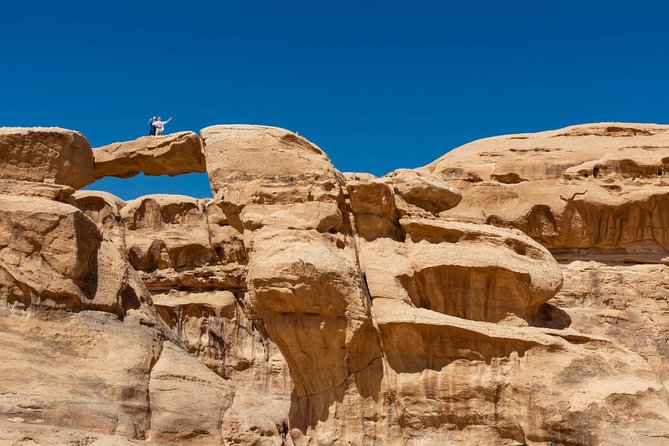 Best of Wadi Rum | Full day jeep tour + overnight in bedouin camp | Pack all-in - Natural arches and sandstone viewpoints