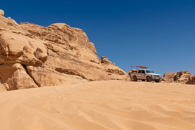 Best of Wadi Rum | Full day jeep tour + overnight in bedouin camp | Pack all-in - The small group is a real advantage