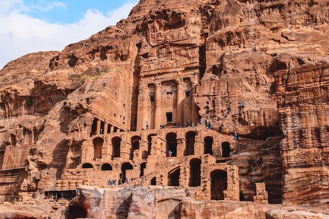 Day Tour To Petra From Dead Sea or Queen Alia Airport - The Siq and the first view of the Treasury