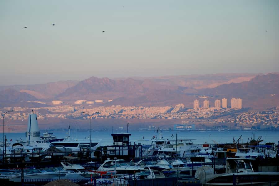 Discover Aqaba in Style: A 3-h City Tour by Car with meal - Local food, from shawarma to kunafa