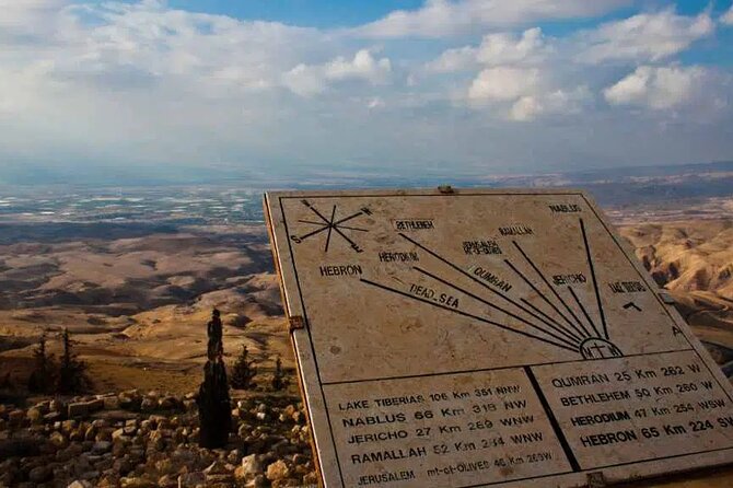 From Amman to the Dead Sea: Tour Madaba & Mt. Nebo with Lunch - Private transport and the guide’s role