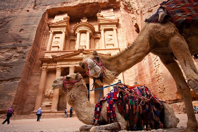 From Aqaba a Day Excursion to Petra - Walking through the 1-kilometer Siq