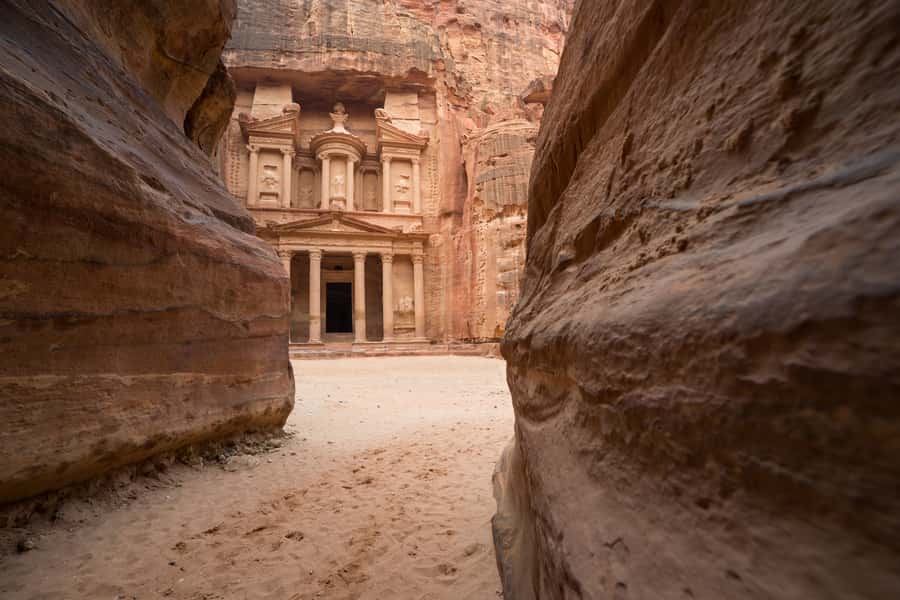 From Eilat: Petra Ancient City Tour and Buffet Lunch - From Eilat pickup to the Jordanian border