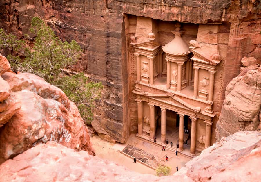 From Eilat: Petra Tour with Transfer and Lunch - Border assistance makes the crossing easier