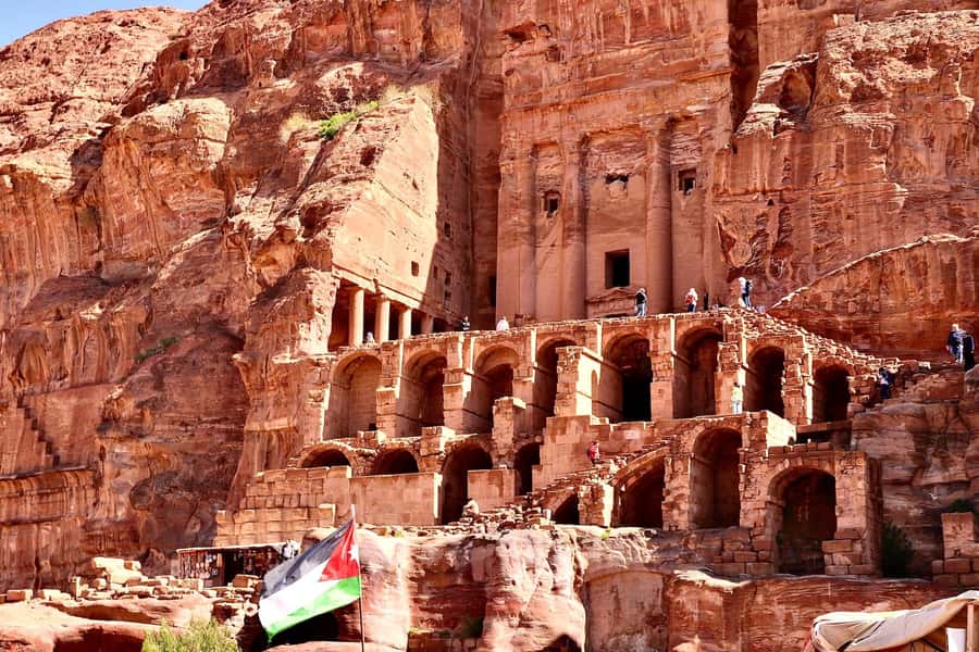 From Jerusalem: Full-Day Tour to Petra with Lunch - Walking through the Siq to the Treasury