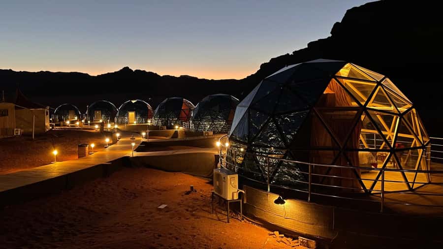 From Jerusalem: Petra, Wadi Rum & Aqaba 2-Day Glamping Tour - Sleeping in a Bedouin glamping camp