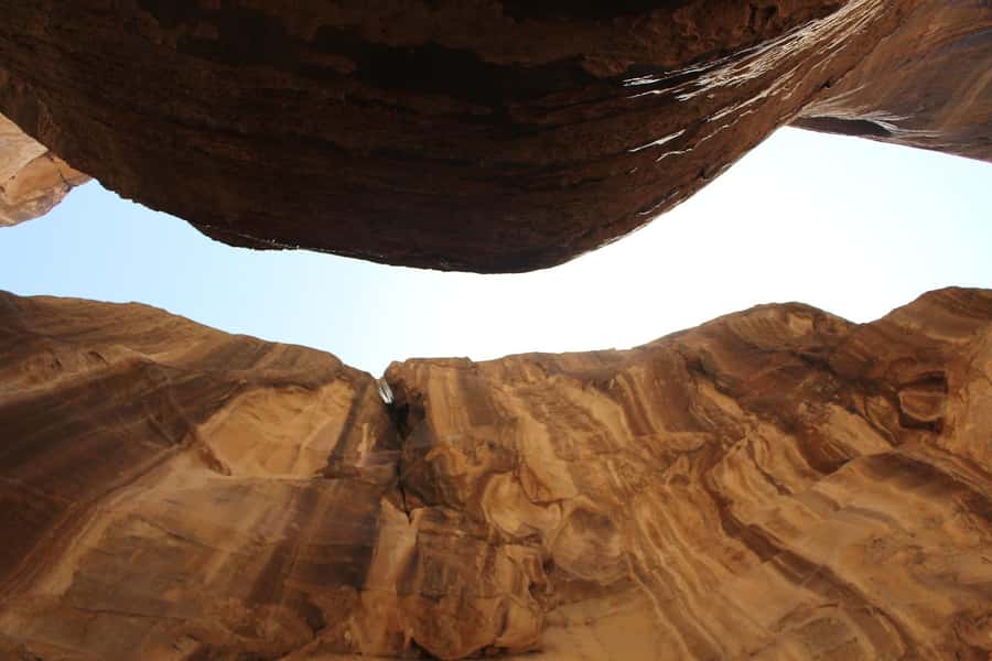 From Tel Aviv: Petra Guided Day Tour with Return Flights - The road to Petra through southern Jordan