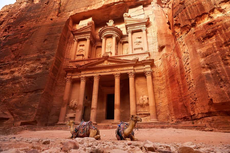 From Tel Aviv: Petra & Wadi Rum 2-Day Tour with Bedouin Tent - Crossing the border near Eilat