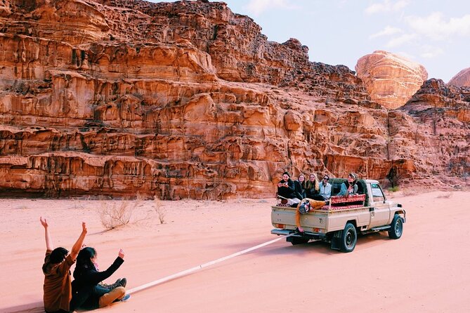 Full Day Jeep Tour in Wadi Rum (incl. Bedouin picnic lunch) - Lawrence Spring and the first red dunes