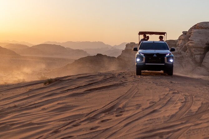 Full Day Jeep Tour + Night Under the Stars - Mushroom Rock and the rock bridges