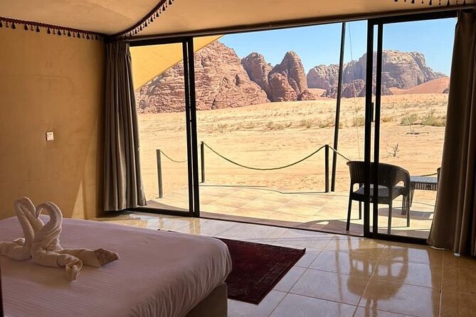 Full-Day Jeep Tour & Sleep in Luxury Tent with private Bathroom - Mushroom Rock and the stone arches