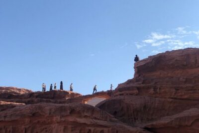 Full Day Jeep Tour & Traditional Lunch – Wadi Rum Desert Highlights