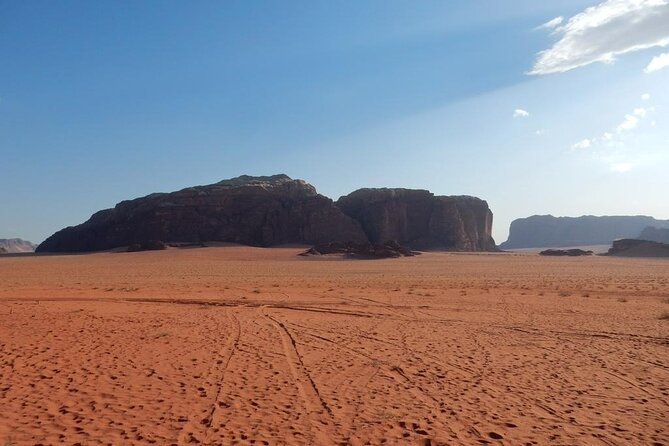 Full-Day Jeep Tour, Wadi Rum Desert Highlights - Walking through Abu Khashaba Canyon