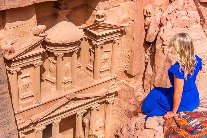 Full-Day Petra Historical Tour From Amman - Entering Petra through the Siq