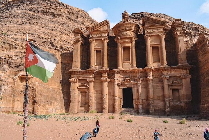 Full day Petra & Wadi Rum 01 hour stop in Dead Sea from Amman - Private transport changes the feel of the day