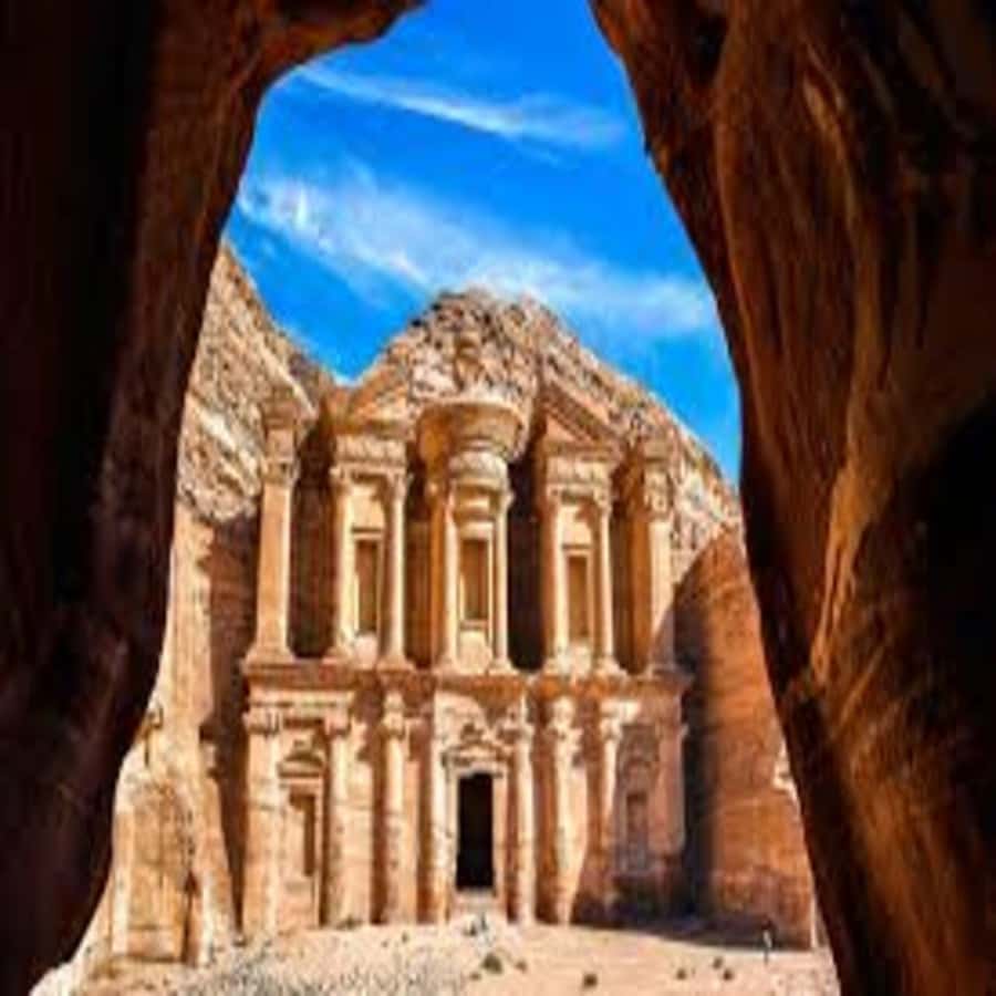 Full-Days Tours Petra from Amman - What an optional guide adds