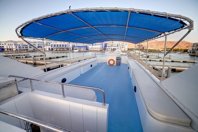 Glass-Bottom Boat 2-hours Tour and Coral-Reef Viewing from Aqaba - What the crew adds to the outing
