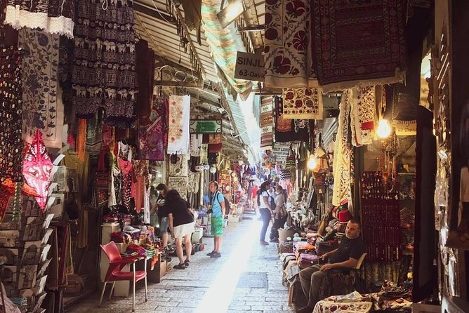 Guided Amman Tour with lunch (4 hrs) - Private transport, walking, and what the price covers
