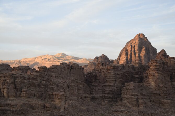 Half day Jeep and camel tour No stay - Climbing Little Bridge