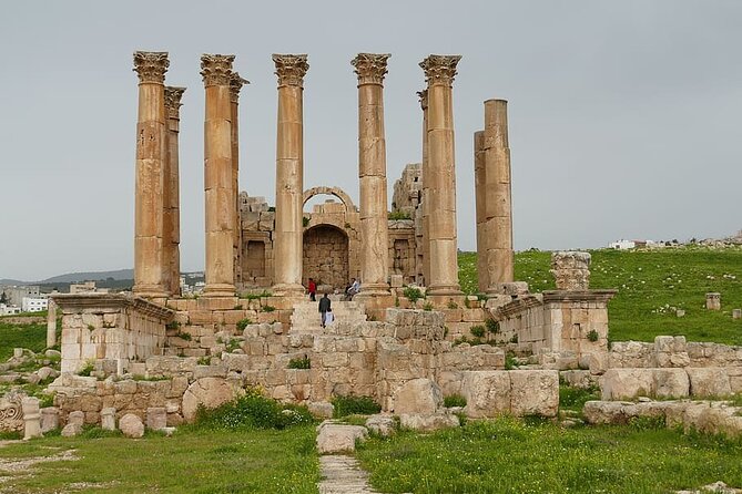 Jerash Sightseeing transportation from Amman - Seeing the Temple of Artemis