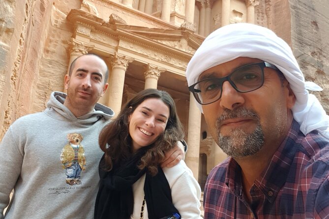 Lasting memories in Petra & Jordan - Little Petra and the mountains before sunset