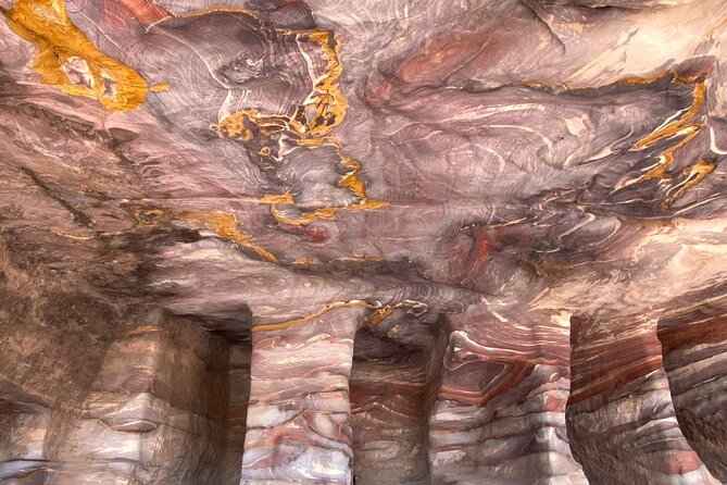 Petra Highlight Tour with Private Guide Sami Nawafleh | 2.5 Hours - From the Street of Facades to the Theatre
