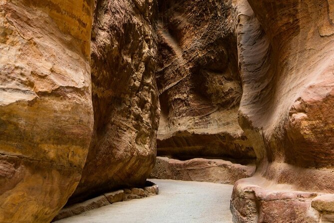 Petra Highlight Tour with Private Guide Sami Nawafleh | 2.5 Hours - Entering the 1,200-meter Siq