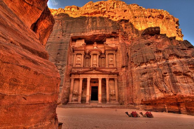 Petra & Wadi Rum in 3 Days from Amman Airport - Day 2: Walking into Petra through the Siq