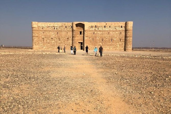 Private 4 Day Holiday Jordan in 3-Star Hotel - Day two: Petra from the Siq to the ancient city