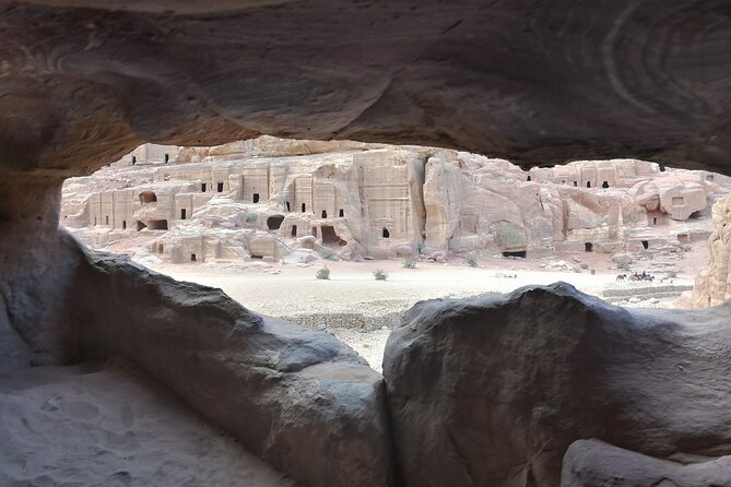 Private Petra Back Entrance Tour with Guide . - Ending at the Treasury instead of the Visitor Centre