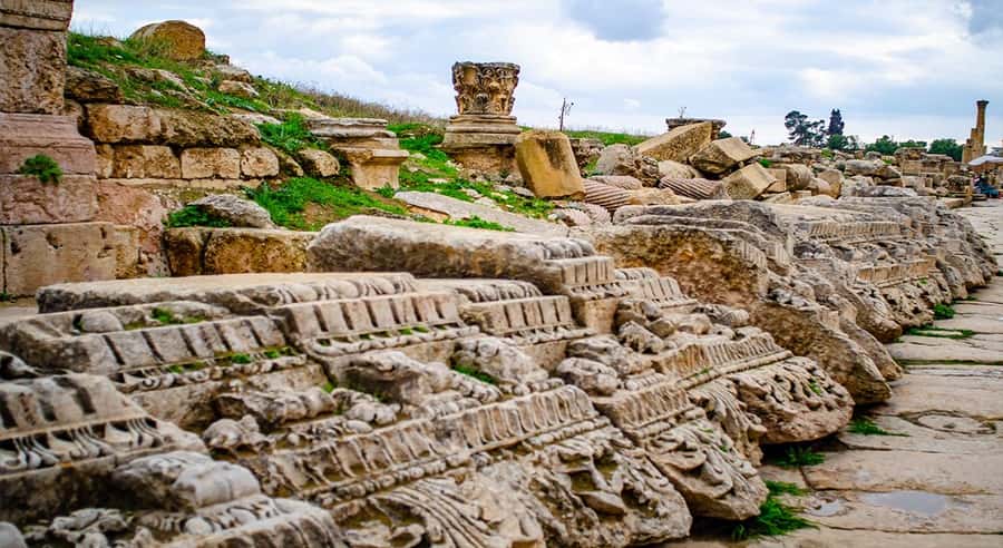 Private Tour to Jerash and Ajloun from Amman - Walking into ancient Jerash