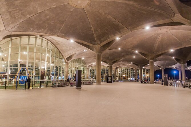 Stress-Free Airport Transfers: Queen Alia to Anywhere in Jordan - The ride to Amman and beyond