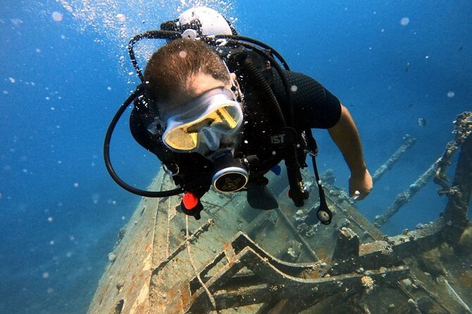 Take advantage of a half-day boat dive experience in Red sea of Aqaba. - The underwater session and beginner instruction