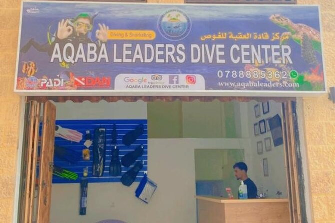 Take advantage of a half-day boat dive experience in Red sea of Aqaba. - What the boat gives you during the morning