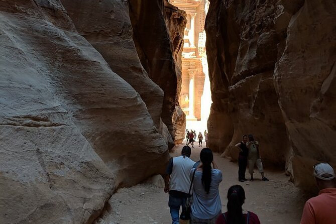 Transfer Amman To/From Petra - The 2.5-hour Desert Highway journey