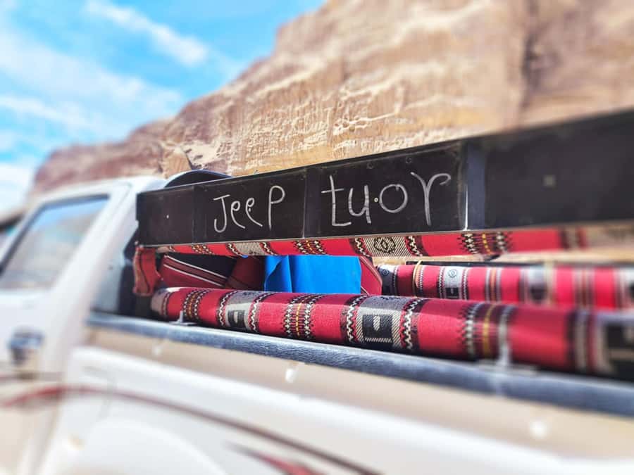 WADI RUM: ALL DAY JEEP TOUR with overnight and full meals - Rock bridges, arches, and short walks
