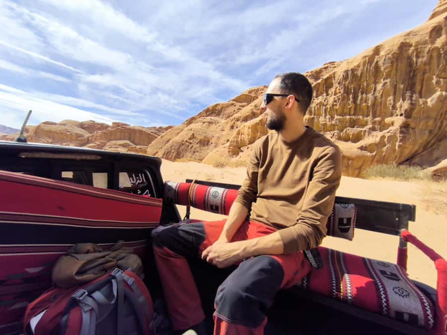 Wadi Rum: Camel Ride with tea and Bedouin Guide - A quiet way to meet Wadi Rum
